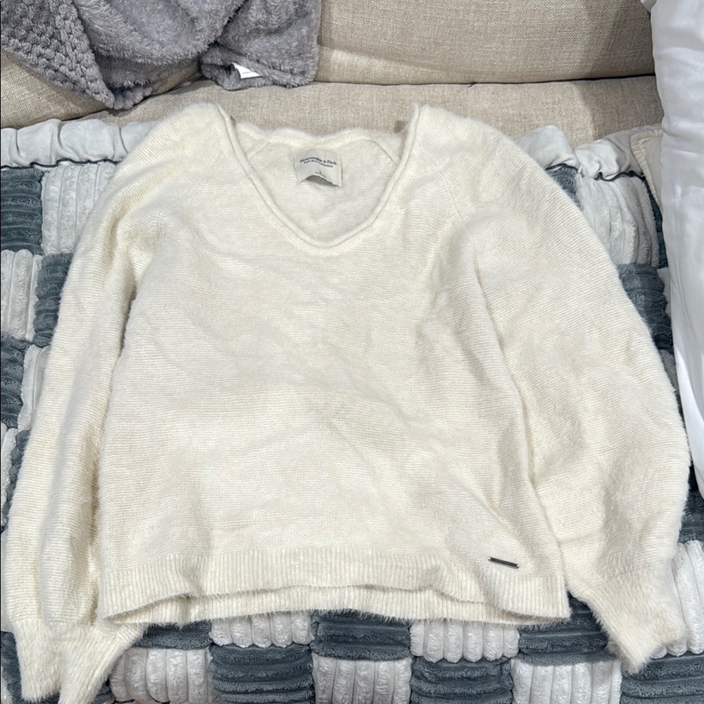 Abercombie & Fitch Outfitters Cream V-Neck Sweater